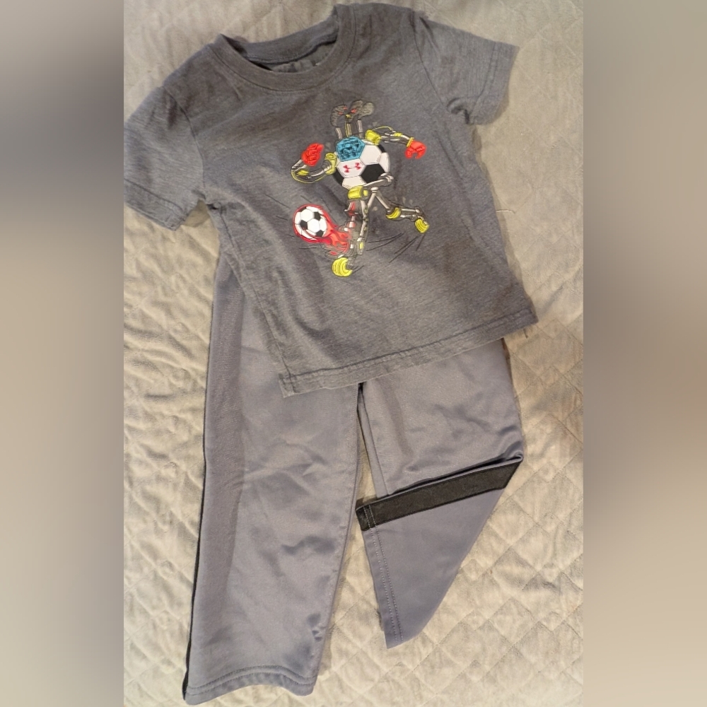 Under Armour 2T Gray Graphic T-Shirt and Pants Set